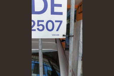 Casa à venda com 125m², 5 quartos e 1 vaga Casa à venda com 125m², 5 quartos e 1 vagaPlaquinha VAIO-639