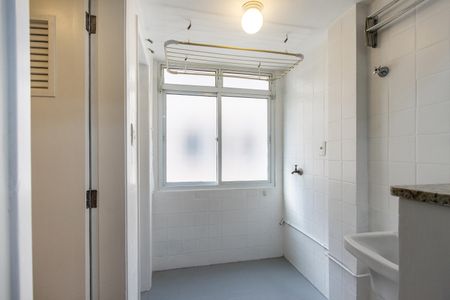 Apartamento à venda com 68m², 2 quartos e 1 vagaÁrea de Serviço