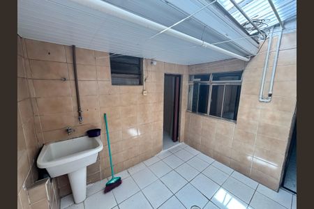 Casa para alugar com 60m², 2 quartos e 1 vagaÁrea de Serviço