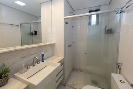 Apartamento para alugar com 100m², 2 quartos e 2 vagas Apartamento para alugar com 100m², 2 quartos e 2 vagasBanheiro da Suíte 1