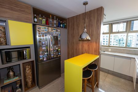 Apartamento para alugar com 100m², 2 quartos e 2 vagas Apartamento para alugar com 100m², 2 quartos e 2 vagasCozinha