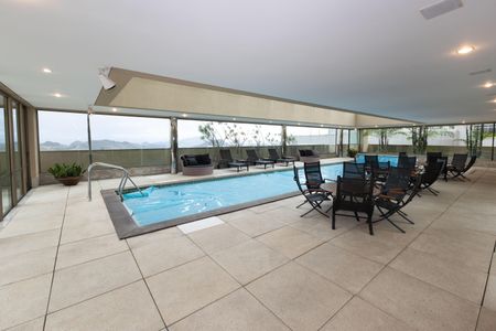 Apartamento para alugar com 100m², 2 quartos e 2 vagas Apartamento para alugar com 100m², 2 quartos e 2 vagasÁrea comum - Piscina Térmica