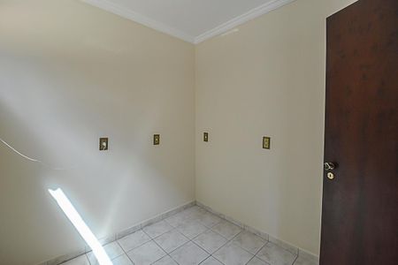 Casa à venda com 322m², 4 quartos e 4 vagasQuarto de Serviço