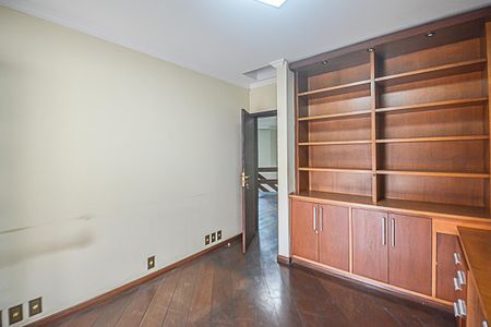 Casa à venda com 322m², 4 quartos e 4 vagasQuarto 2