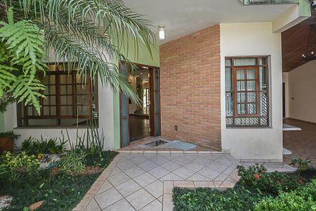 Casa à venda com 322m², 4 quartos e 4 vagasHall de entrada