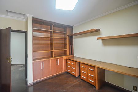 Casa à venda com 322m², 4 quartos e 4 vagasQuarto 2