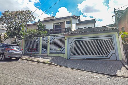 Casa à venda com 322m², 4 quartos e 4 vagasFachada