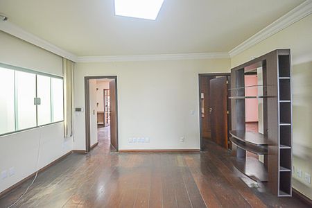 Casa à venda com 322m², 4 quartos e 4 vagasHall dos Quartos