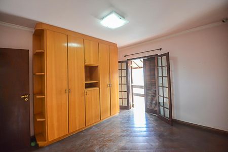 Casa à venda com 322m², 4 quartos e 4 vagasQuarto 2 - Suíte