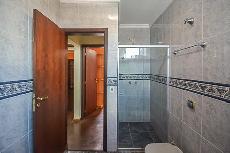 Casa à venda com 322m², 4 quartos e 4 vagasBanheiro