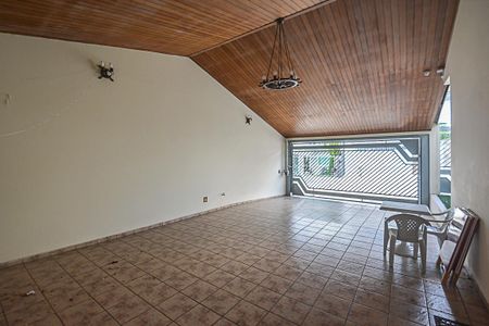 Casa à venda com 322m², 4 quartos e 4 vagasGaragem