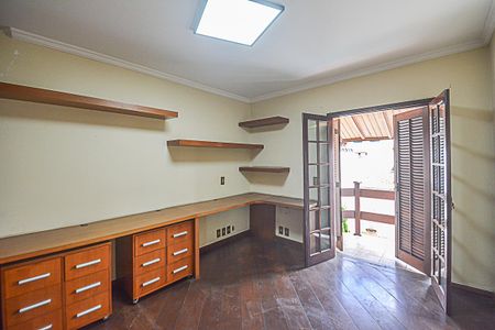 Casa à venda com 322m², 4 quartos e 4 vagasQuarto 2