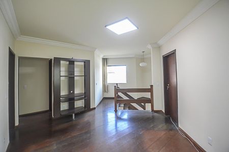 Casa à venda com 322m², 4 quartos e 4 vagasHall dos Quartos
