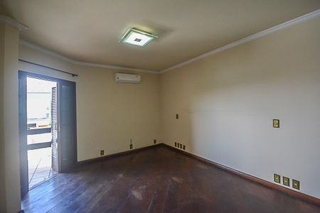 Casa à venda com 322m², 4 quartos e 4 vagasQuarto Suíte