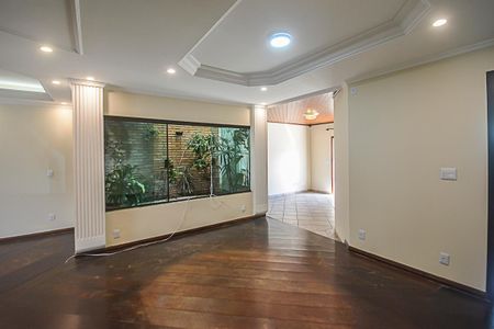 Casa à venda com 322m², 4 quartos e 4 vagasSala 2