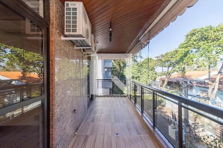 Apartamento à venda com 105m², 3 quartos e 2 vagasVaranda