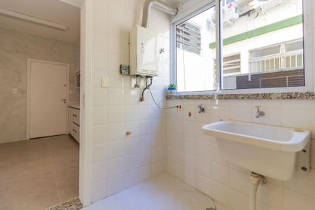 Apartamento à venda com 135m², 3 quartos e 1 vagaÁrea de Serviço