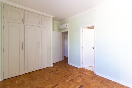 Apartamento à venda com 135m², 3 quartos e 1 vagaSuíte