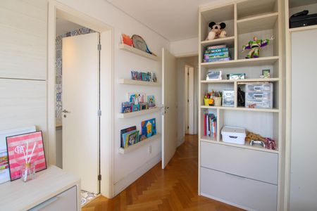 Apartamento à venda com 177m², 3 quartos e 3 vagasSuíte 2