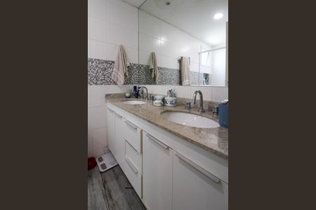 Apartamento à venda com 177m², 3 quartos e 3 vagasBanheiro Suíte 3