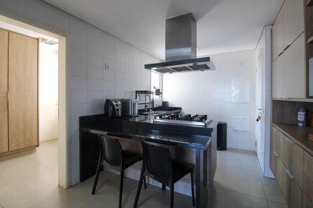 Apartamento à venda com 177m², 3 quartos e 3 vagasCozinha 