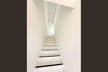 Apartamento para alugar com 60m², 2 quartos e 1 vagaEscada