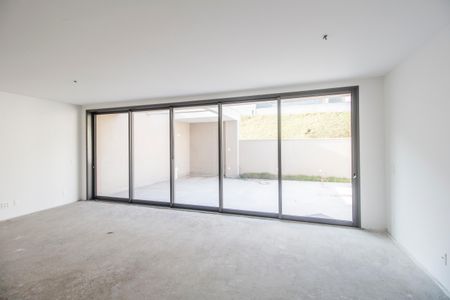 Sala de casa de condomínio à venda com 2 quartos, 230m² em Centro Empresarial Tamboré, Santana de Parnaíba