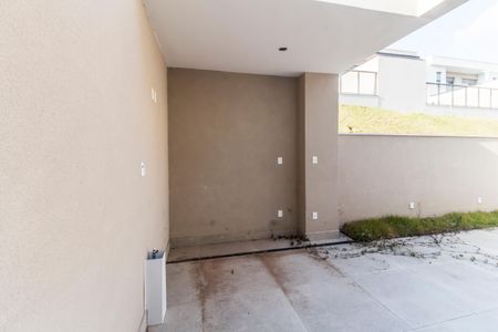 Casa de condomínio para alugar com 230m², 2 quartos e 3 vagasQuintal