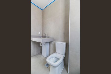 Casa de condomínio para alugar com 230m², 2 quartos e 3 vagasBanheiro da Suíte