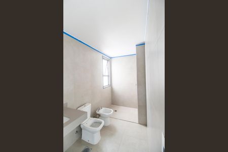 Casa de condomínio para alugar com 230m², 2 quartos e 3 vagasBanheiro da Suíte