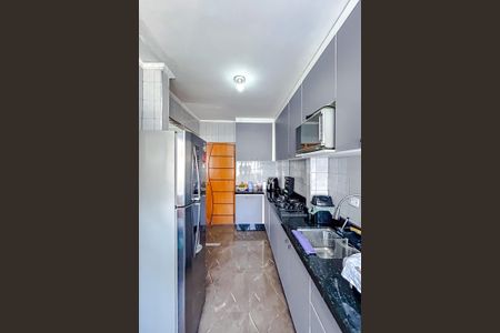 Apartamento à venda com 77m², 2 quartos e 1 vagaCozinha e Área de Serviço