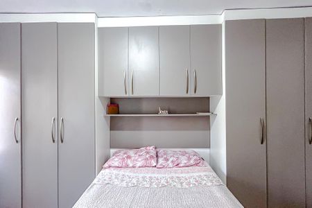 Apartamento à venda com 77m², 2 quartos e 1 vagaQuarto 2 - Armários