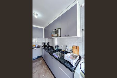 Apartamento à venda com 77m², 2 quartos e 1 vagaCozinha e Área de Serviço