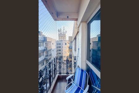 Apartamento à venda com 77m², 2 quartos e 1 vagaVaranda