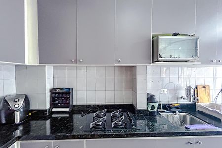 Apartamento à venda com 77m², 2 quartos e 1 vagaCozinha e Área de Serviço