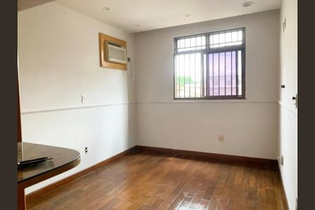 Casa para alugar com 4 quartos, 475m² em Floramar, Belo Horizonte