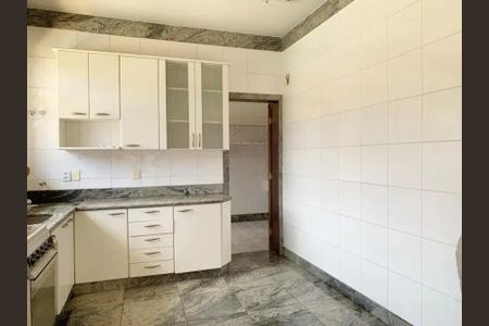 Casa para alugar com 4 quartos, 475m² em Floramar, Belo Horizonte