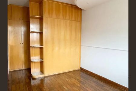 Casa para alugar com 4 quartos, 475m² em Floramar, Belo Horizonte