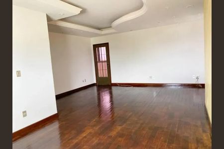 Casa para alugar com 4 quartos, 475m² em Floramar, Belo Horizonte