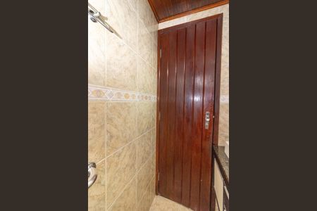 Banheiro de apartamento para alugar com 2 quartos, 43m² em Realengo, Rio de Janeiro