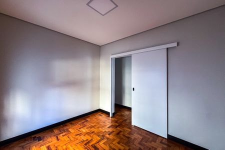 Casa à venda com 120m², 3 quartos e 2 vagasQuarto 2