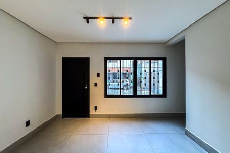 Casa à venda com 120m², 3 quartos e 2 vagasSala