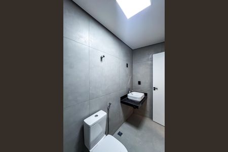 Casa à venda com 120m², 3 quartos e 2 vagasBanheiro da Edícula
