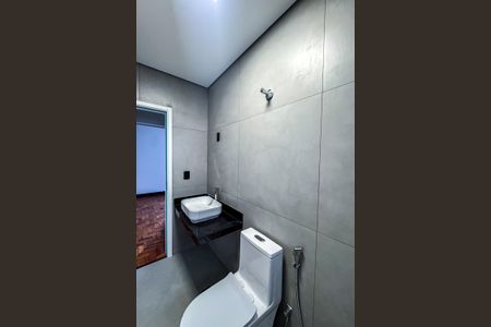 Casa à venda com 120m², 3 quartos e 2 vagasBanheiro 1