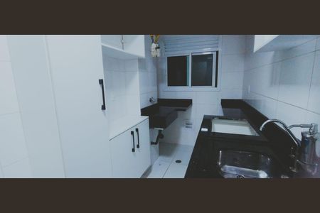 Cozinha de apartamento para alugar com 2 quartos, 53m² em Jardim Sonia, São Paulo