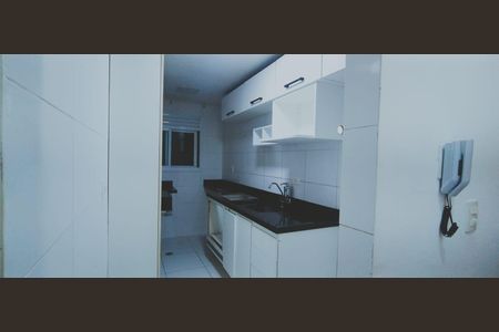 Cozinha de apartamento para alugar com 2 quartos, 53m² em Jardim Sonia, São Paulo