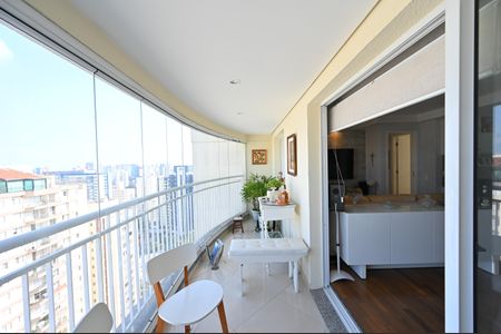 Apartamento à venda com 104m², 3 quartos e 2 vagasVaranda Gourmet