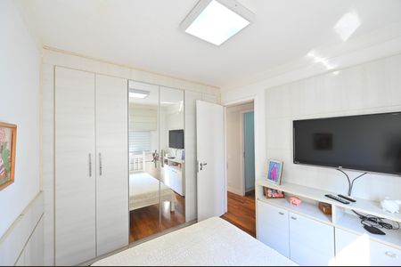 Apartamento à venda com 104m², 3 quartos e 2 vagasQuarto 2