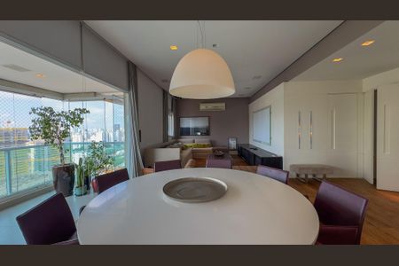 Apartamento para alugar com 167m², 3 quartos e 3 vagasSala