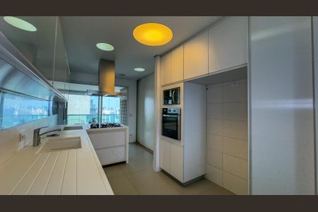 Apartamento para alugar com 167m², 3 quartos e 3 vagasCozinha